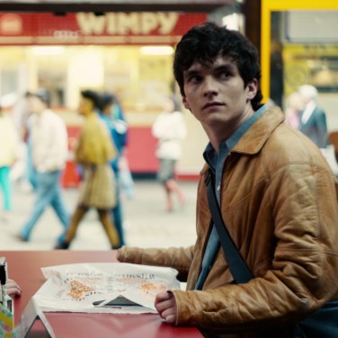 28-black-mirror-bandersnatch-2.w700.h700.jpg